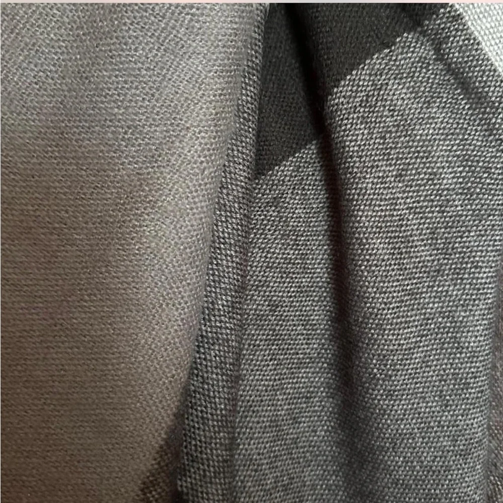 Stylish Black and Gray Plaid Scarf - Picture 2 of 2